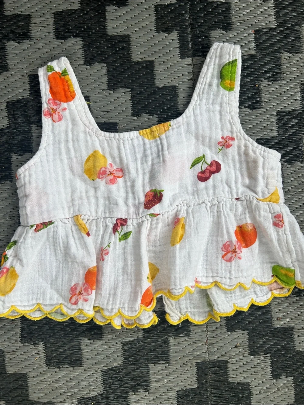 Old Navy White Fruit-Print Ruffle Gauze Cotton Button Up Crop Top ✨SO Cute!